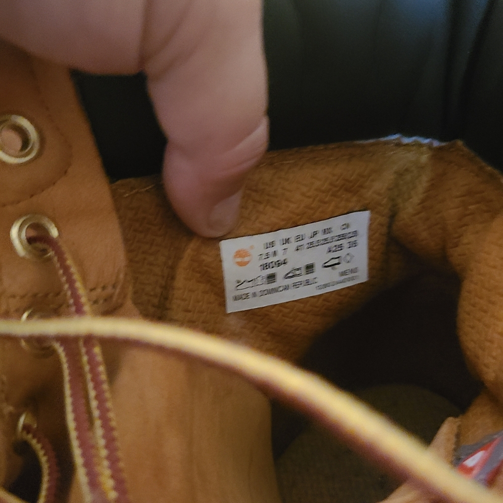 Boots - Picture 3 of 4